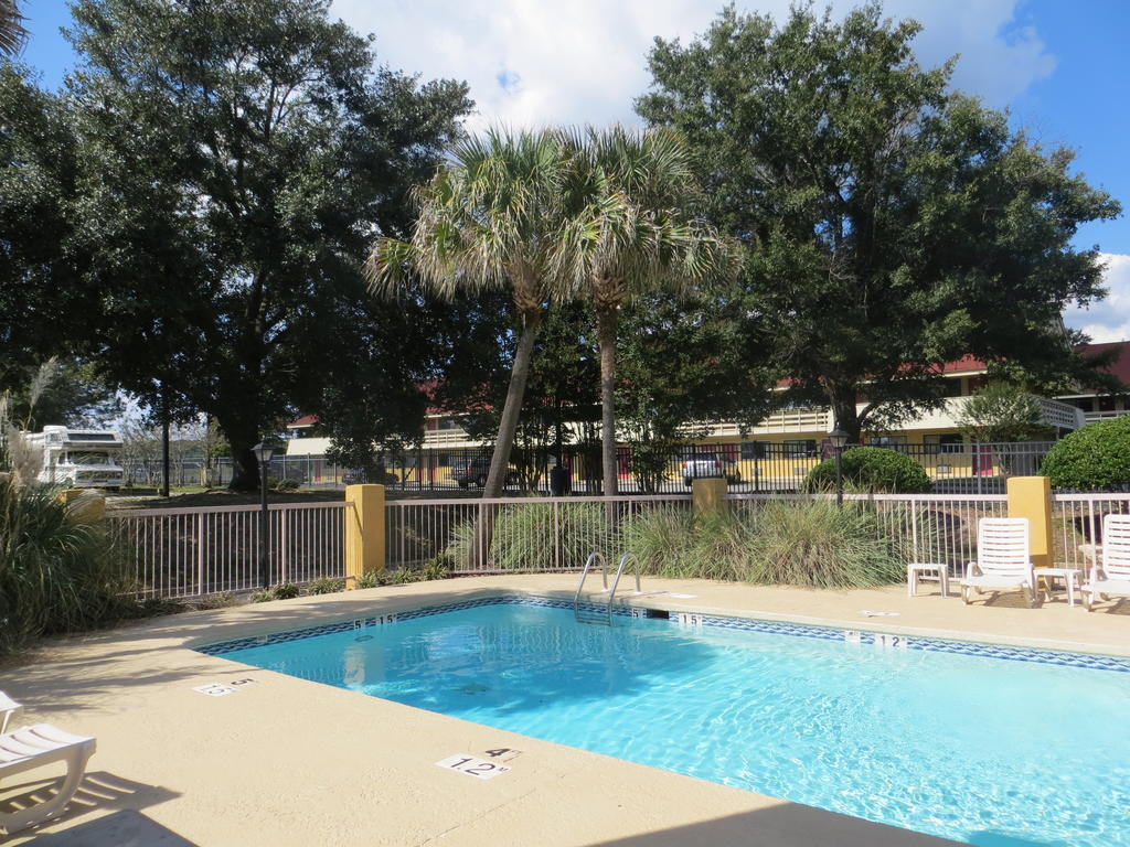 Fairview Inn & Suites Mobile Eksteriør billede